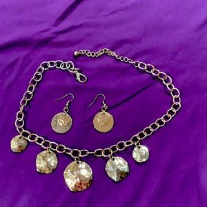 Necklace and earrings set
